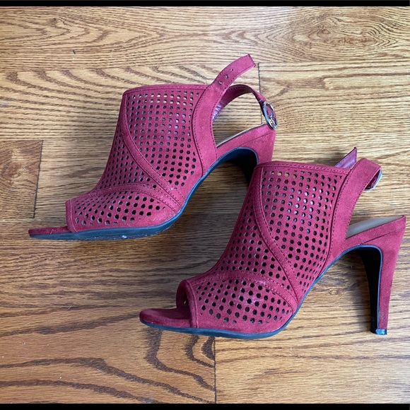 Burgundy Red Kelly & Katie heels! - Picture 2 of 3